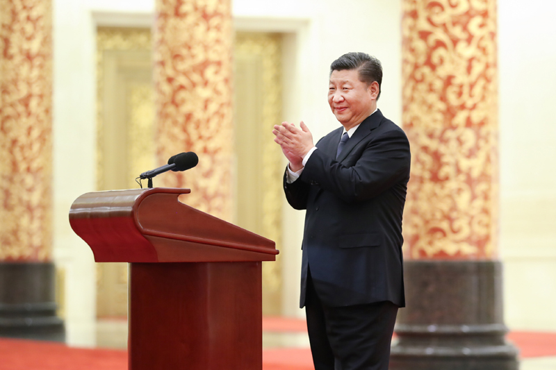 2月20日,党和国家领导人习近平、李克强、栗战书、汪洋、王沪宁、赵乐际、韩正等在北京人民大会堂会见探月工程嫦娥四号任务参研参试人员代表。习近平发表重要讲话。